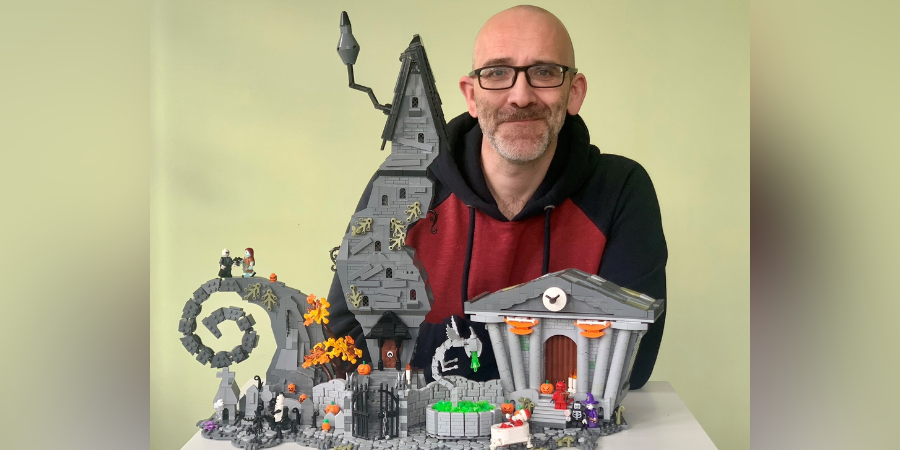 Simon Scott And His Lego Set NEW